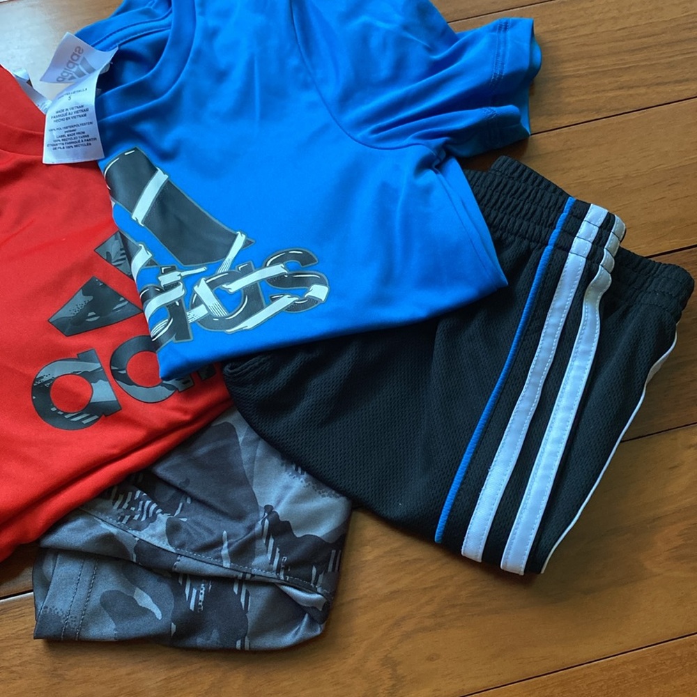 Adidas boys 5/6 years matching shorts &shirts - Picture 3 of 3